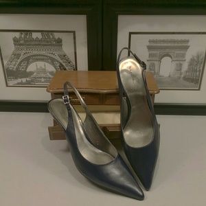 Bandolino Butler pointed-toe heels